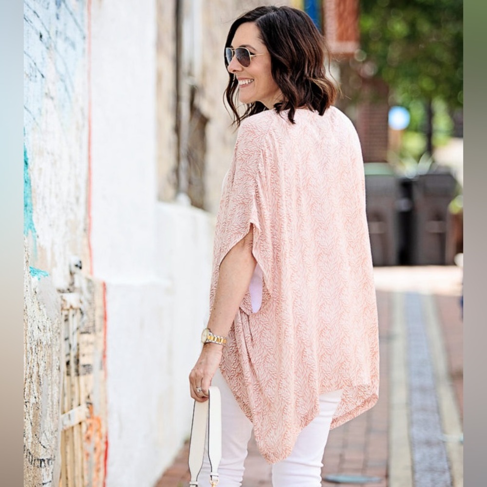 Loft Plus Size White and Pink Kimono